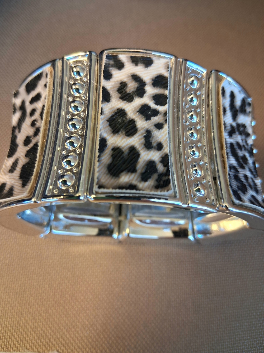 7" Silver-Tone Leopard Print Stretch Bracelet with Crystal Accents